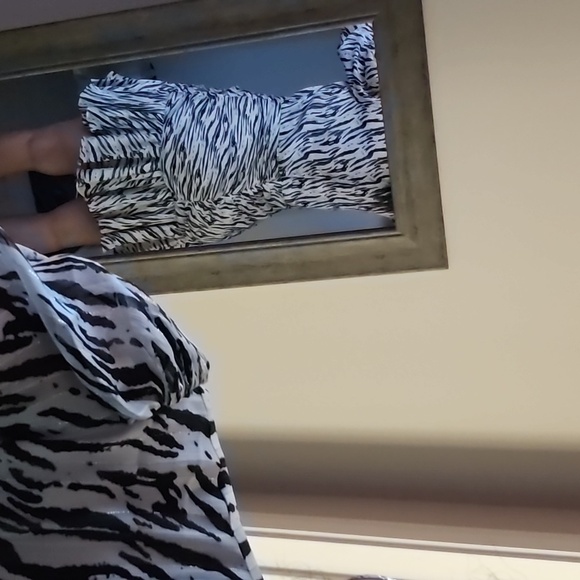 Mini Dress - Picture 4 of 10